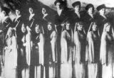 Организатор и художественный руководитель ансамбля - Исхак Урусов (четвертый справа в верхнем ряду). Исхак погиб под Сталинградом в 1942 г. в чине командира батальона.